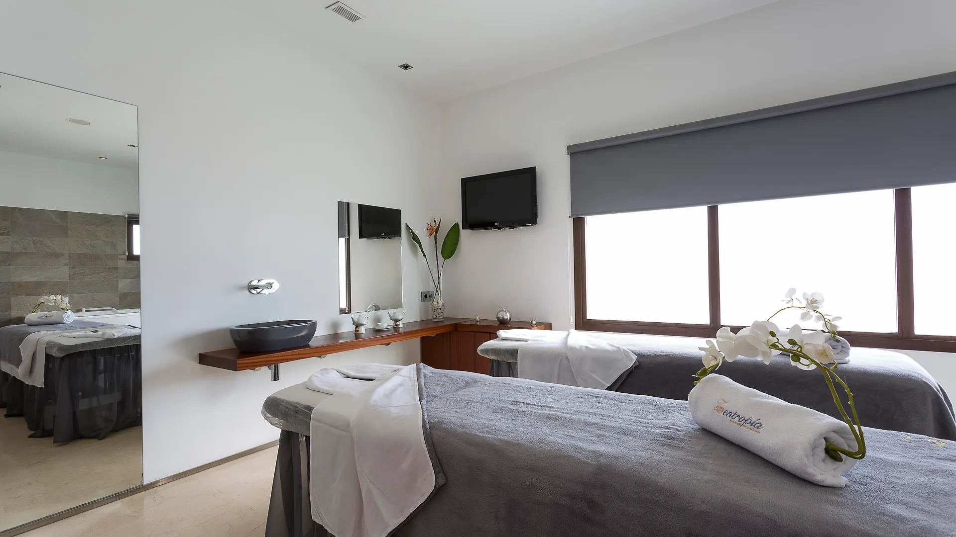 Grand Palladium White Island Resort & Spa Playa d'en Bossa 5*,