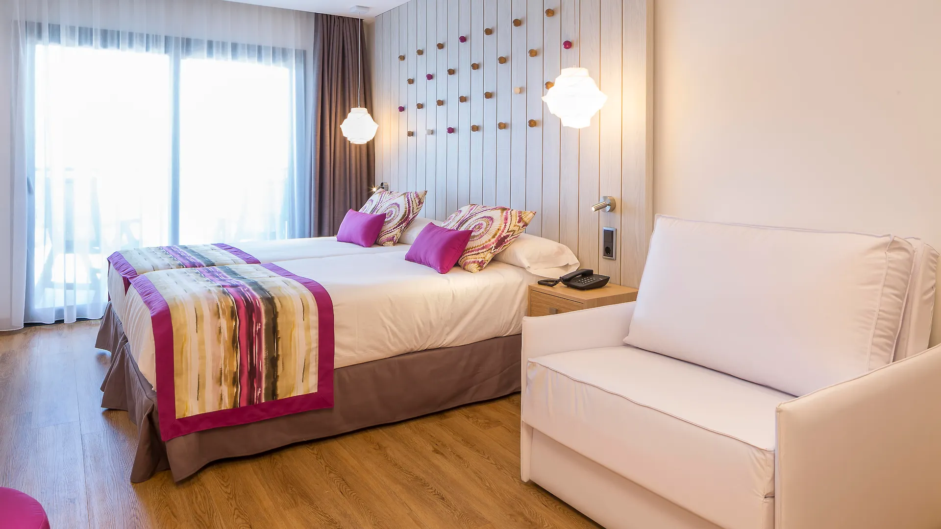 Grand Palladium White Island Resort & Spa Playa d'en Bossa