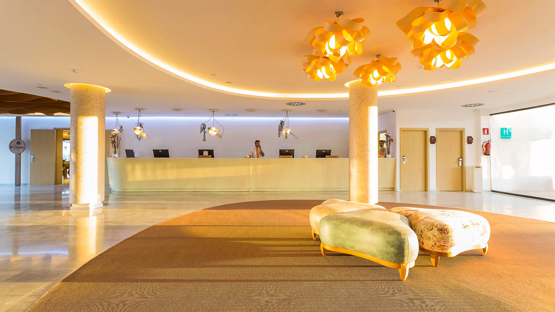 Ξενοδοχείο Grand Palladium White Island Resort & Spa Playa d'en Bossa