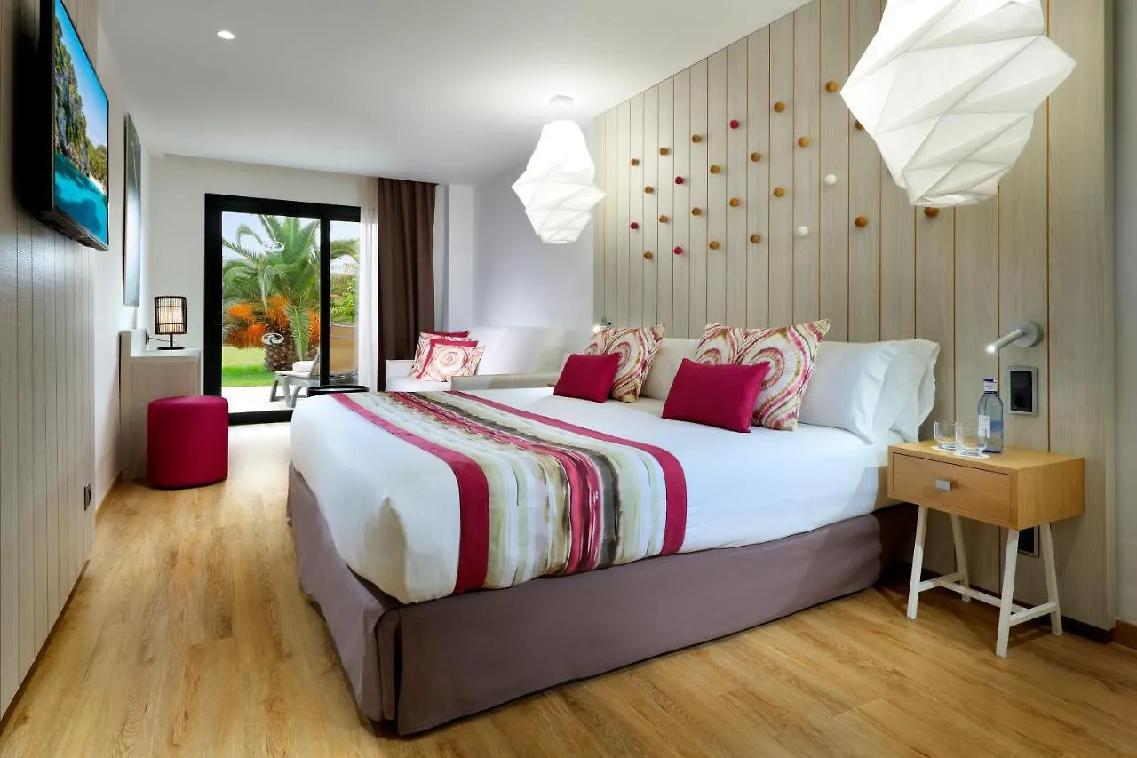 Grand Palladium White Island Resort & Spa Playa d'en Bossa 5*,