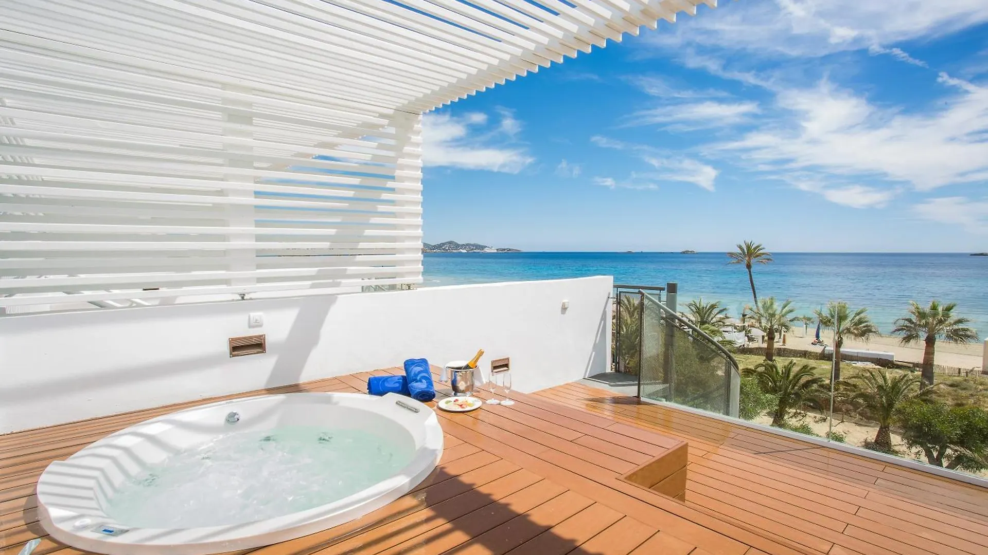 Grand Palladium White Island Resort & Spa Playa d'en Bossa