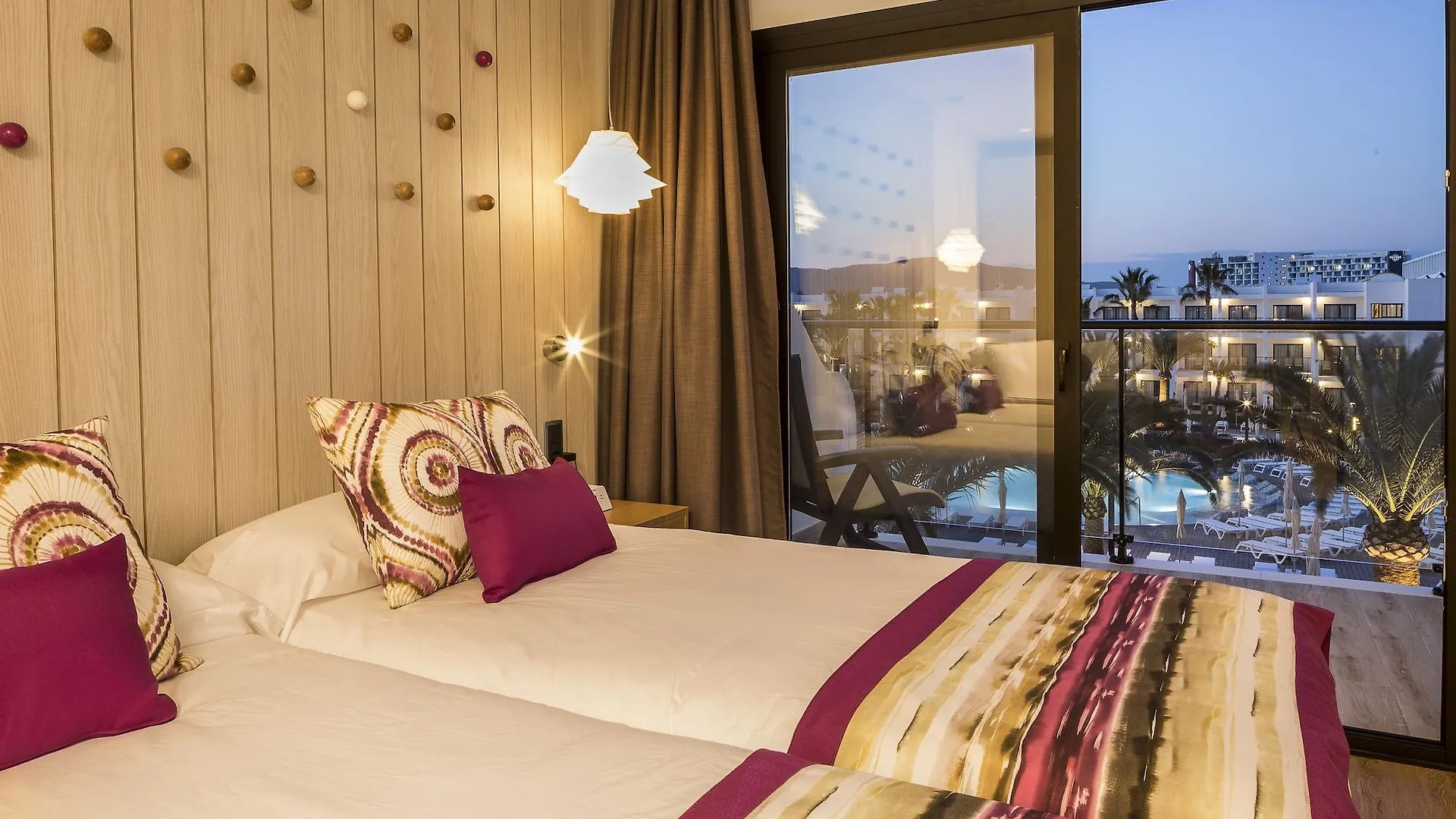 Grand Palladium White Island Resort & Spa Playa d'en Bossa 5*,  Spain